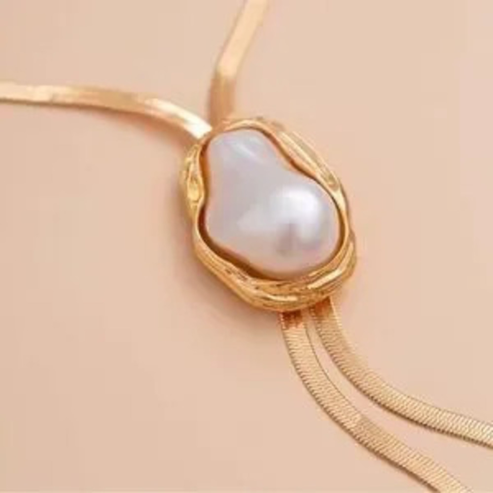 Necklace with Pearl Accent